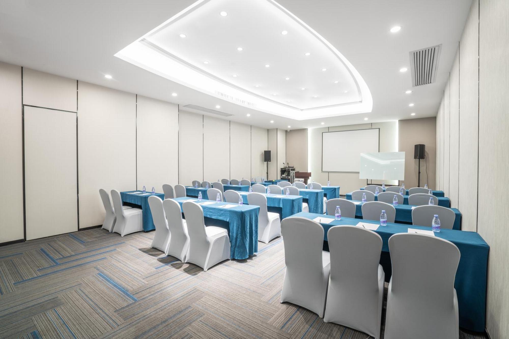 Victoria Hotel Guangzhou Zhujiang New Town Exterior photo