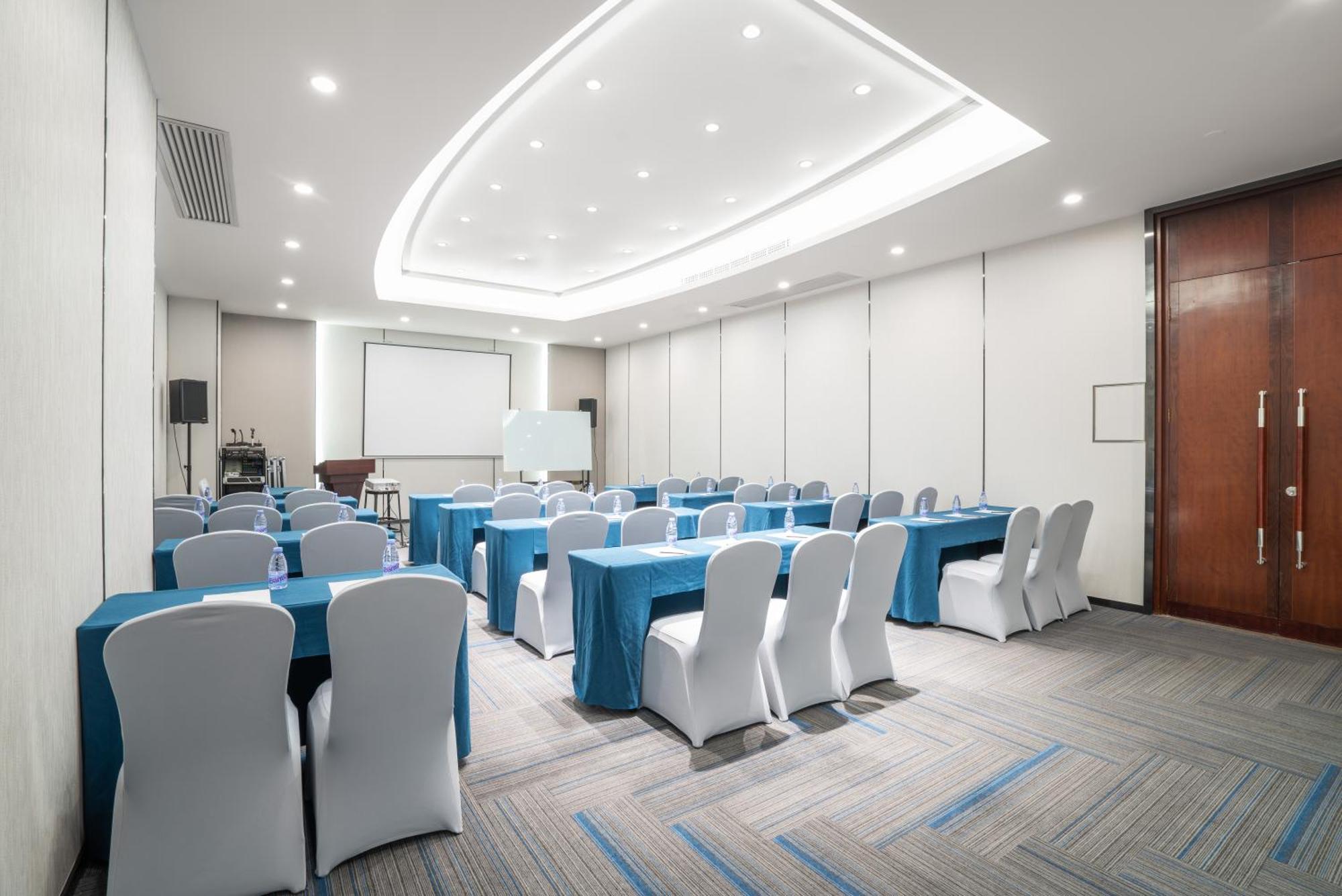 Victoria Hotel Guangzhou Zhujiang New Town Exterior photo